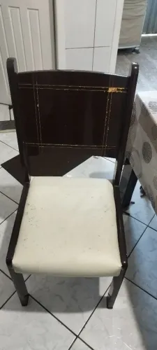 Mesa e cadeira
