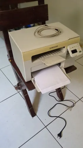 Vendo impressora laser, perfeito estado.