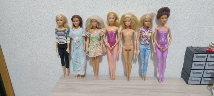 Lote 7 bonecas Barbies