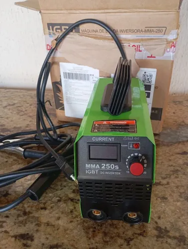 Máquina solda inversora 250A.