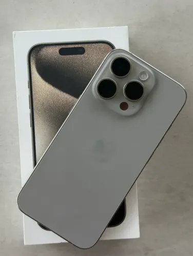 Apple iPhone 15 Pro 128GB Semi novo todo Original