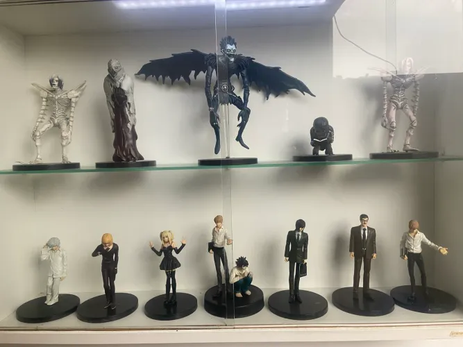 Action figure death note