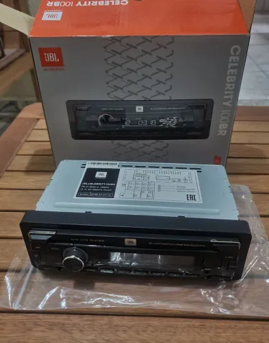 Som automotivo JBL