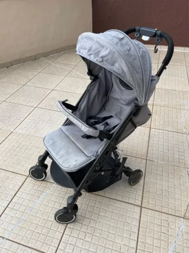 Carrinho de Bebê Compacto Dobrável para Viagem