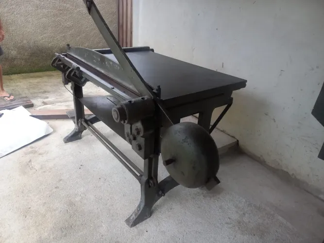 Máquina tesourão