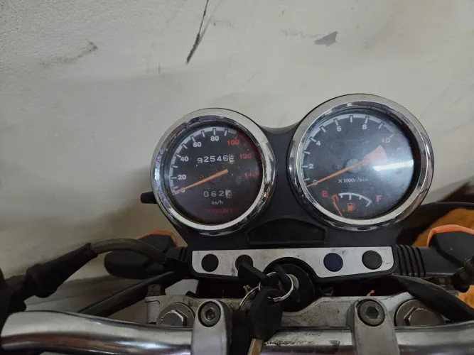 Vendo suzuki yes 2008