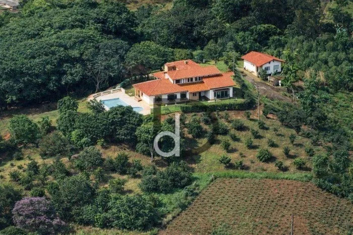 Sítio à venda no Vale Verde, Valinhos/SP, casa com mais de 350 m².