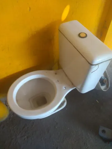 Excelente bacia acoplada em perfeito estado