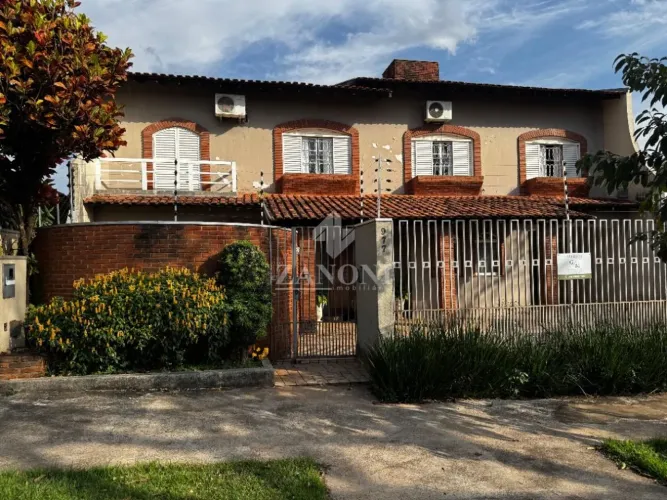 Casa de Alto Padrão à Venda Zona 02