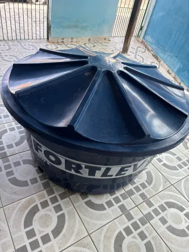 Caixa d?água de 500 litros, em ótimo estado