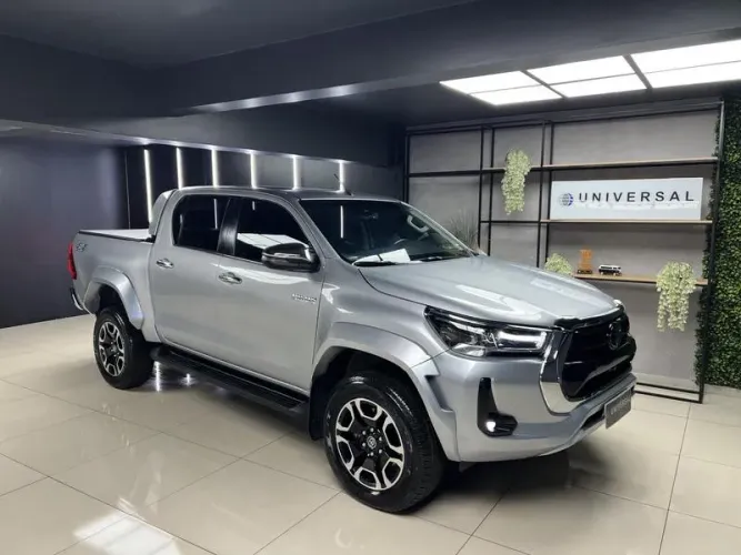 Toyota Hilux CD SRX Plus 4X4 2.8 TDI Die. Aut. 2025