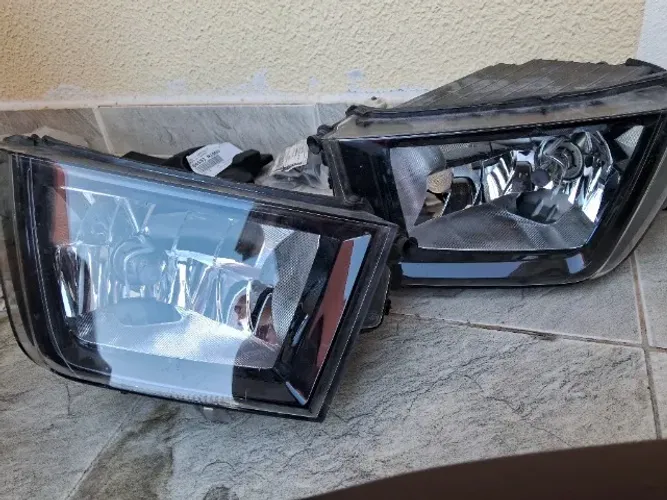 Farol de milha saveiro g7 original.