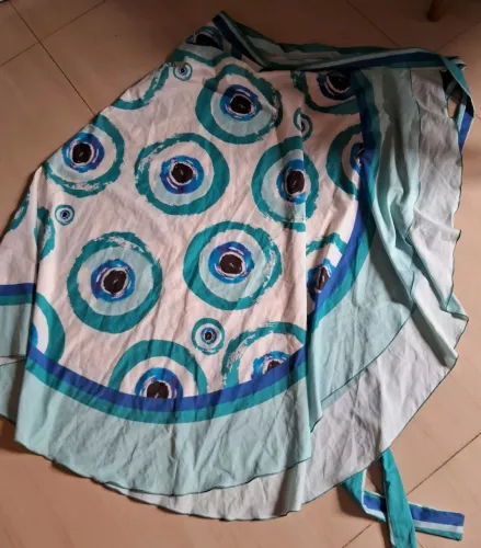 Por. 100. - Saia de praia - Pareo