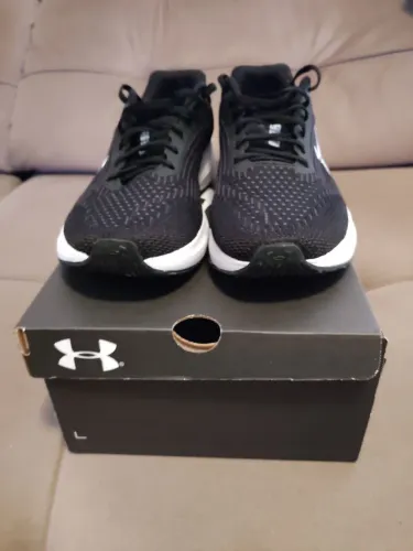 Tênis under armour charged starlight se