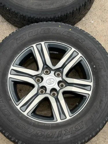 Rodas 17 Hilux e SW4 Original