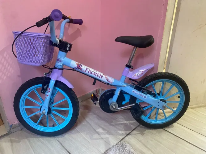 Bicicleta Infantil Feminina da Frozen, bem conservada 