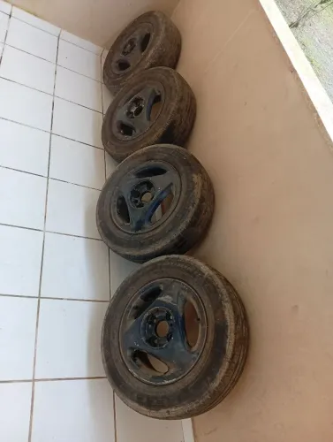 Vendo Pneus Aro 13