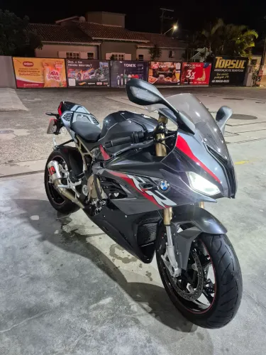 S1000rr 2022 com apenas 9mil km