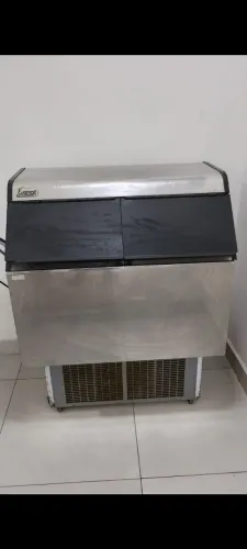 Máquina de gelo everest 150 kilos