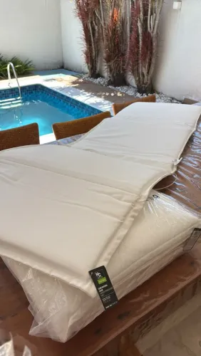 Colchonete branco impermeável