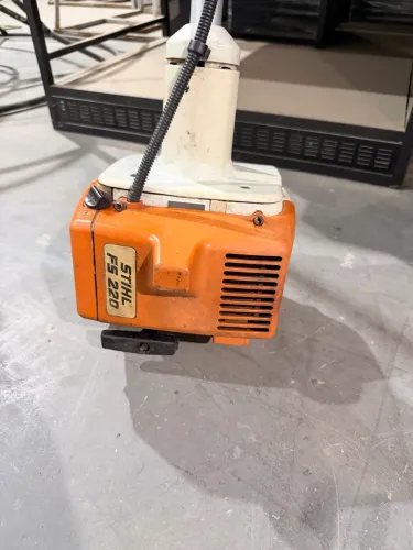 Roçadeira Stihl 220