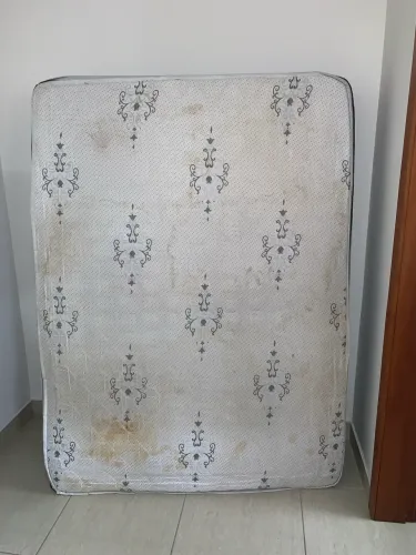 Doa-se colchão box casal usado 