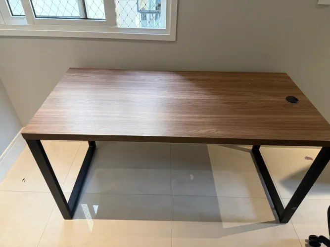 Mesa de Escritório - Ótimo Estado