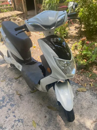 Vendo moto elétrica km-haka novinha 3 mes de uso unico dono zero bala 