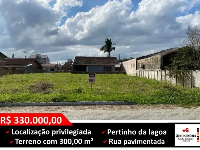 Imóvel para venda tem 300 metros quadrados em Pinheiros - Balneário Barra do Sul - SC