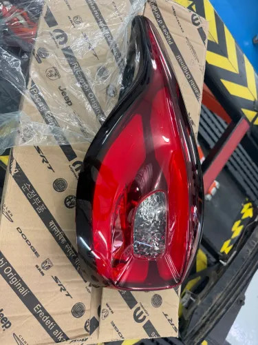 Lanterna traseira Fiat toro 