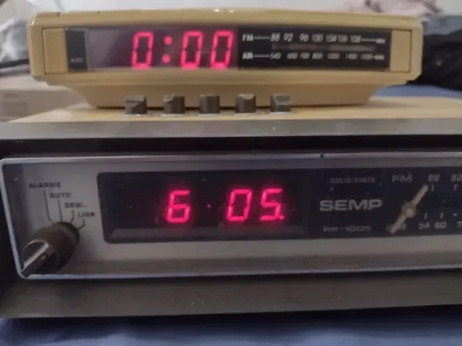 Lote Rádio Relógio Vintage: SEMP RR-100S + CCE DLE-700X na Caixa Original