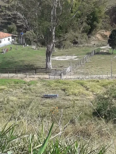 Chácara em paraibuna