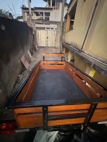 Vendo carrocinha semi nova