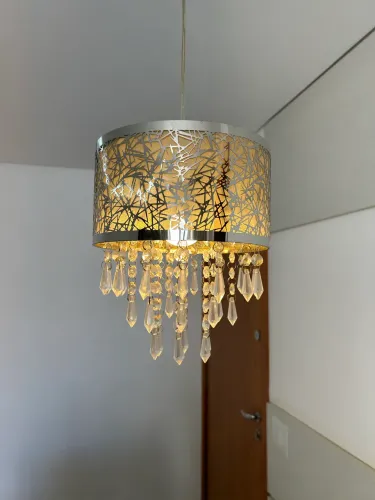 LUSTRE PENDENTE DECORATIVO CROMADO COM CRISTAIS