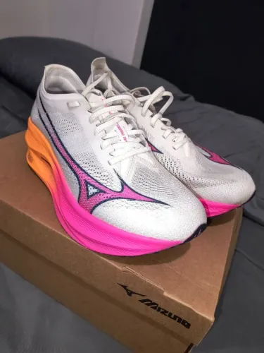Mizuno Wave Rebelion Pro Low