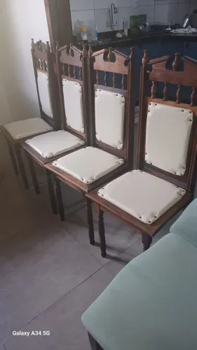 Cadeira antiga relíquias