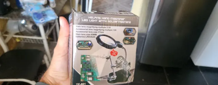Suporte de Solda com Lupa de Aumento e Luz LED + Garras Jacaré (NOVO NA CAIXA)