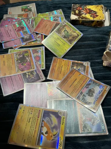 Lote 30 Cartas Holo Pokémon TCG - Aleatórias