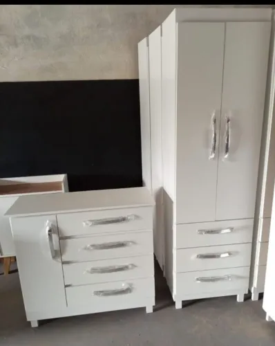Kit Guarda-Roupa com Cômoda Branco