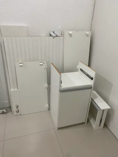 Balcão de atendimento em L branco
