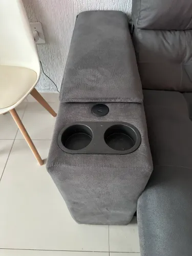 Vendo Sofá retrátil reclinável.