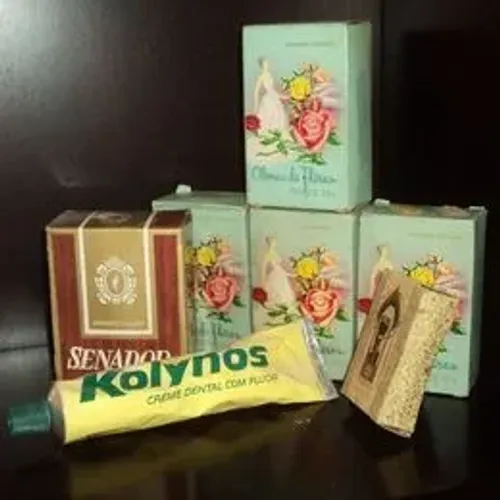 Antigos Sabonetes e Creme Dental(Item para colecionador ou decoração) Preço na descrição