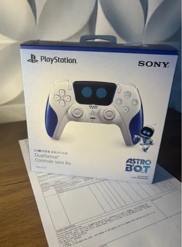 Controle ps5 original Astro bot novo sem uso lacrado.