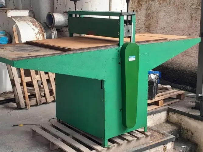 Máquina de Corte e Vinco