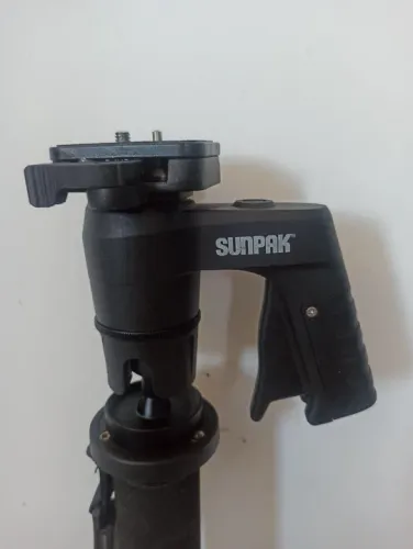 Monopé Oben ACM2400 com cabeça gatilho Sunpak 