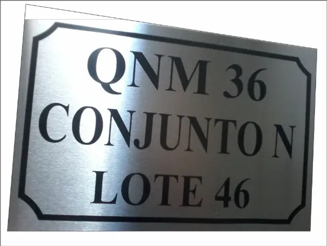 Placa de endereço em aço inox escovado Alta durabilidade ( 30 cm x 20 cm)
