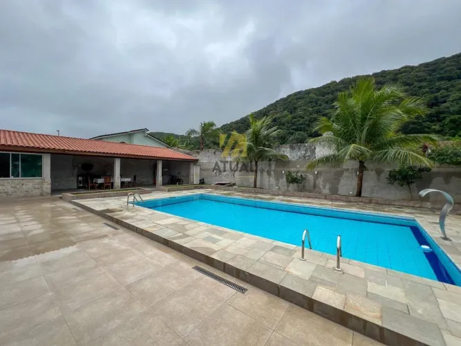 Casa de alto padrão em condomínio à venda em Guaiuba SP