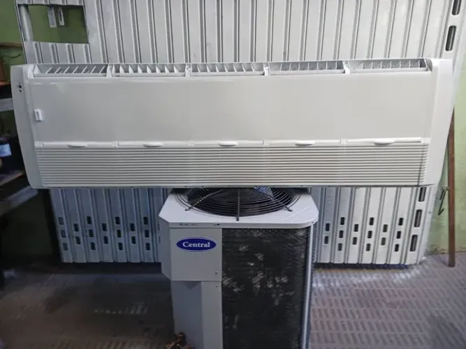 Carrier Modernitá 90.000 BTUs 220v trifásico 