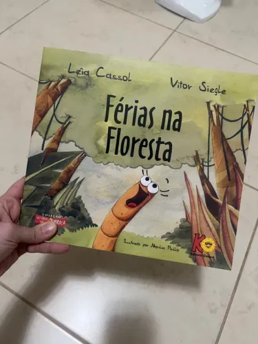 Livro Férias na Floresta