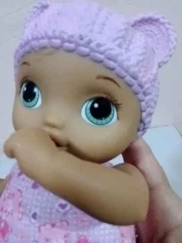 Boneca Baby Alive Morena Naninha chupa o dedo 